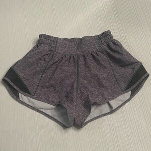 Lululemon Grey Heathered 2.5” Low Rise Hotty Hots Size 0!